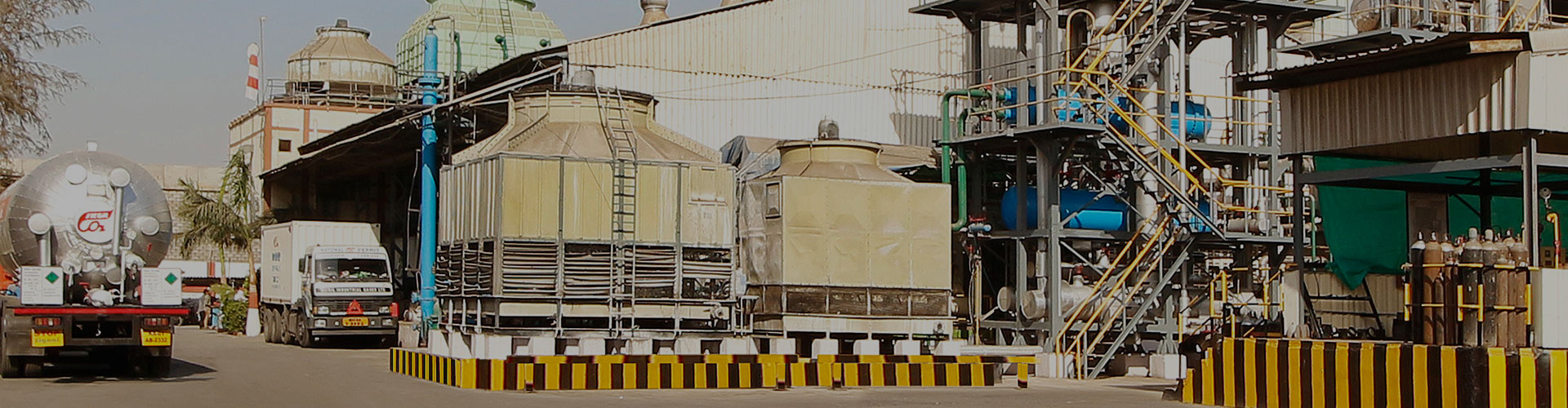 Dry ice pellets for pharmaceutical cold chain